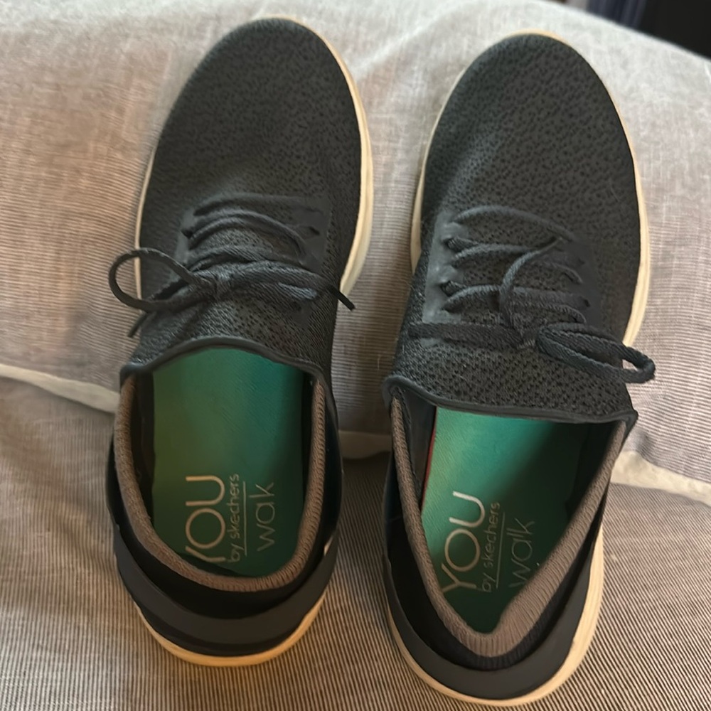 Navy blue stretch fabric, no tie, slip on sneakers